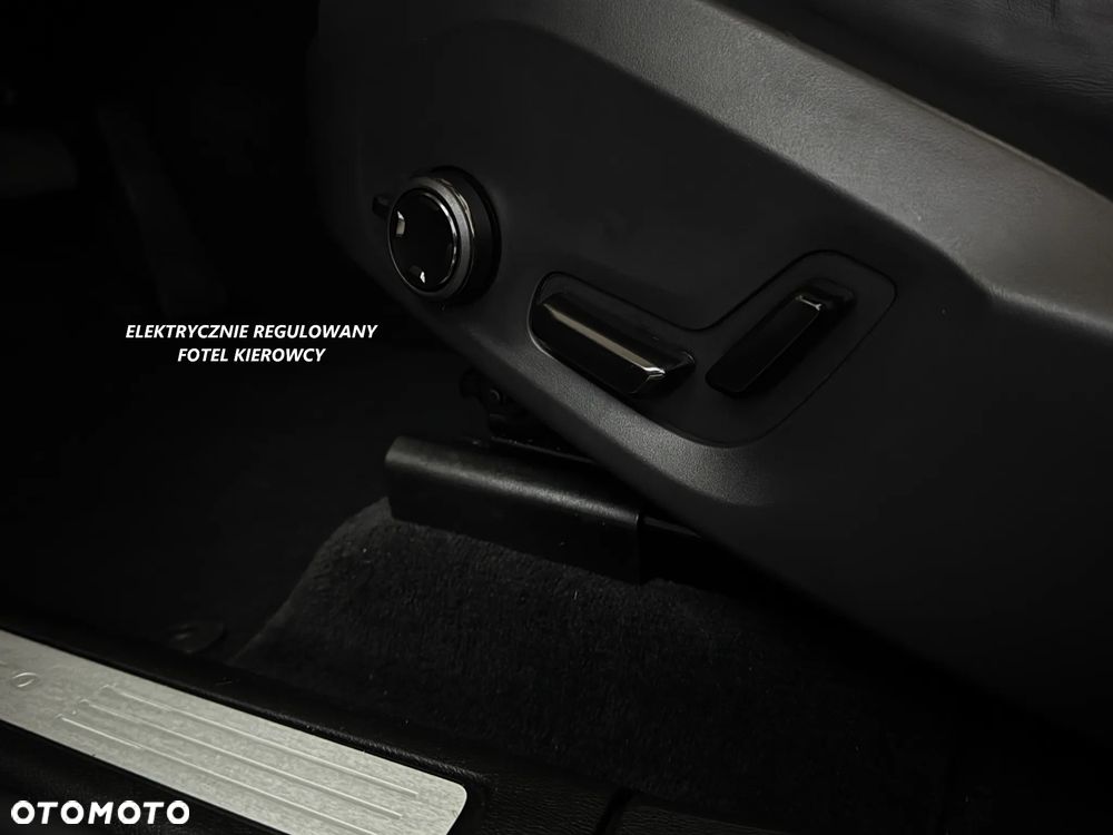 Volvo XC 60 B4 D AWD Plus Dark - 15