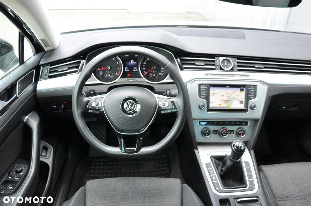 Volkswagen Passat - 22