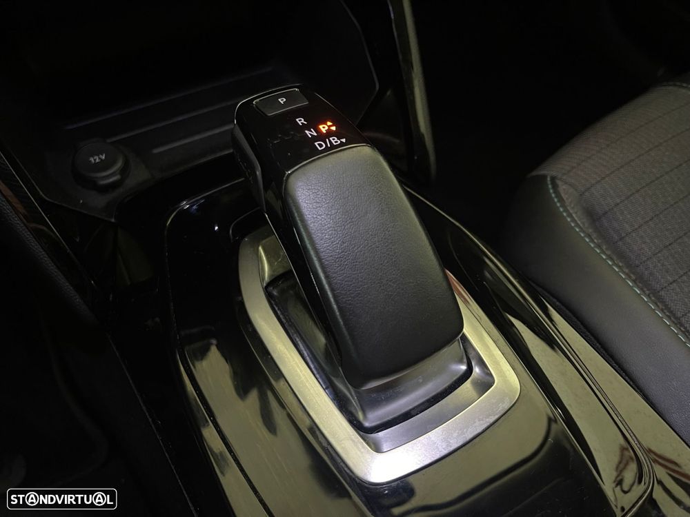 Peugeot e-2008 50 kWh Allure - 26