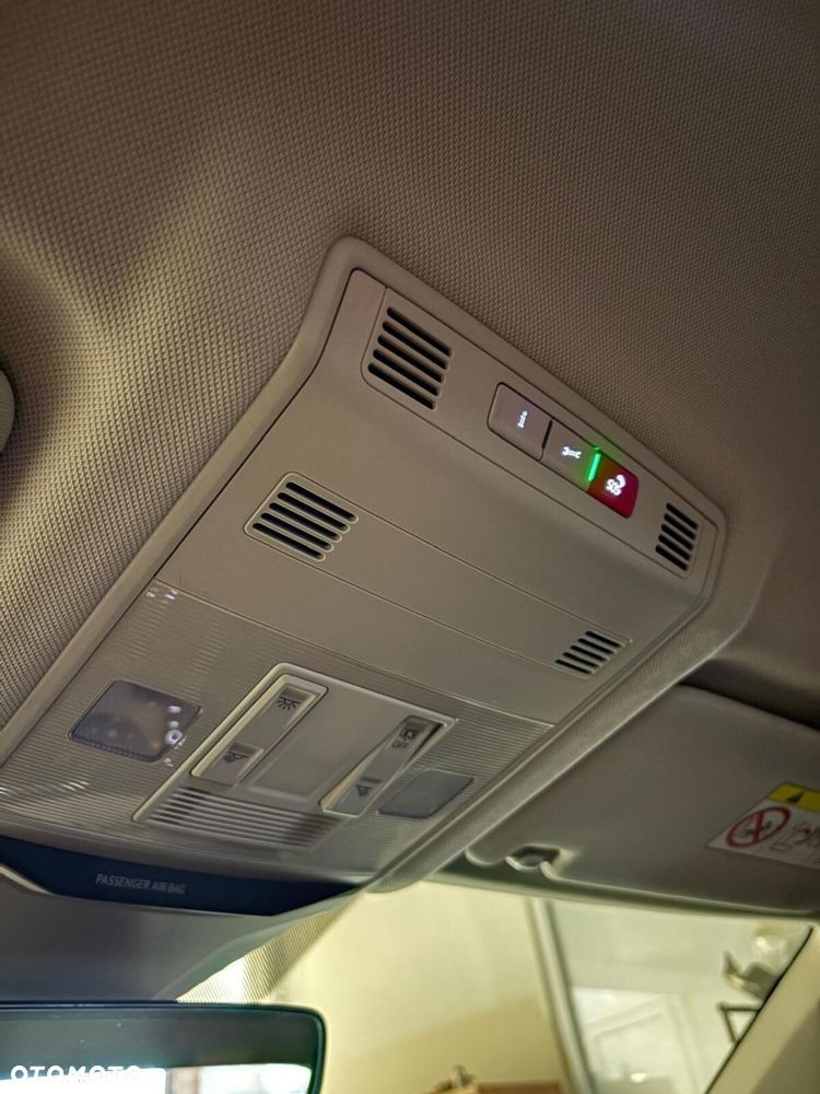 Volkswagen T-Roc - 27