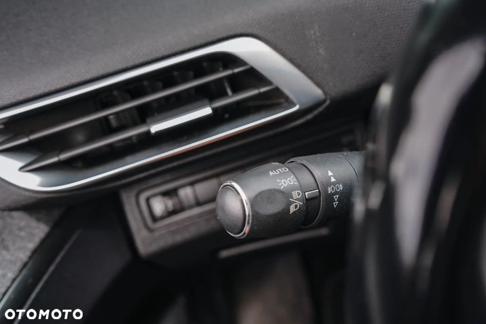 Peugeot 3008 1.6 THP Allure S&S EAT6 - 34