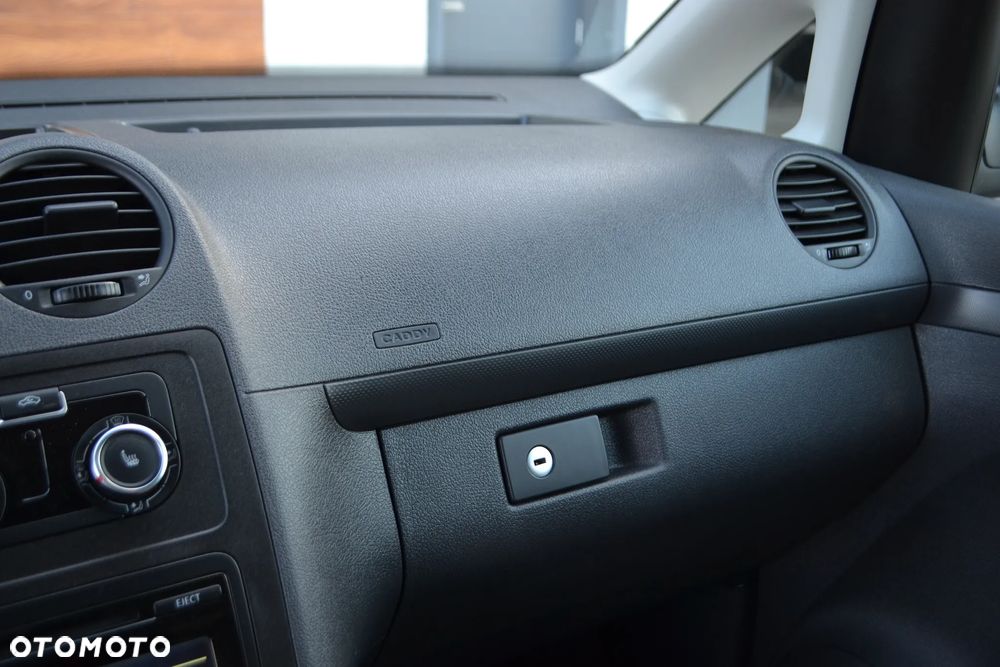 Volkswagen Caddy MaX - 22