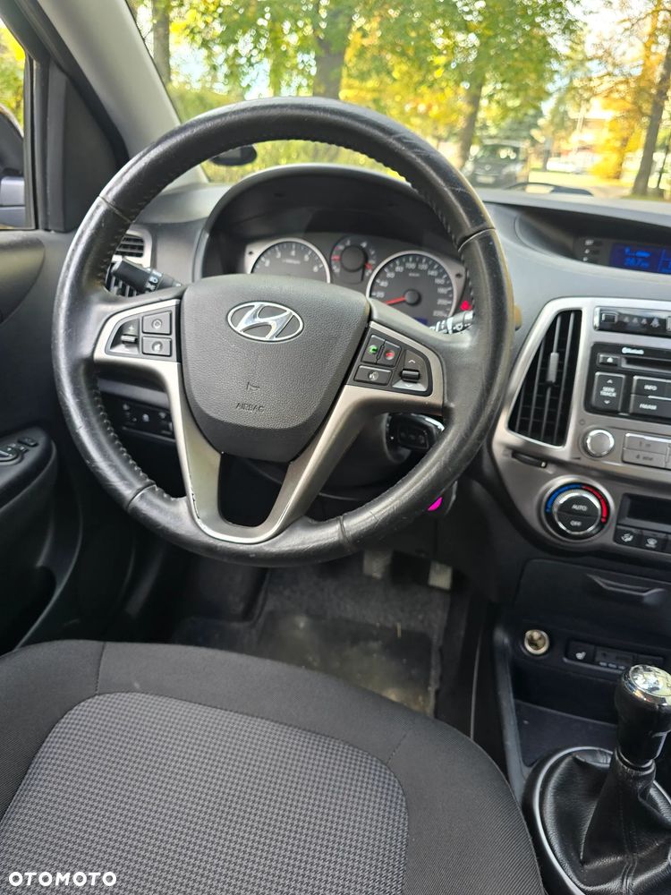 Hyundai i20 - 17