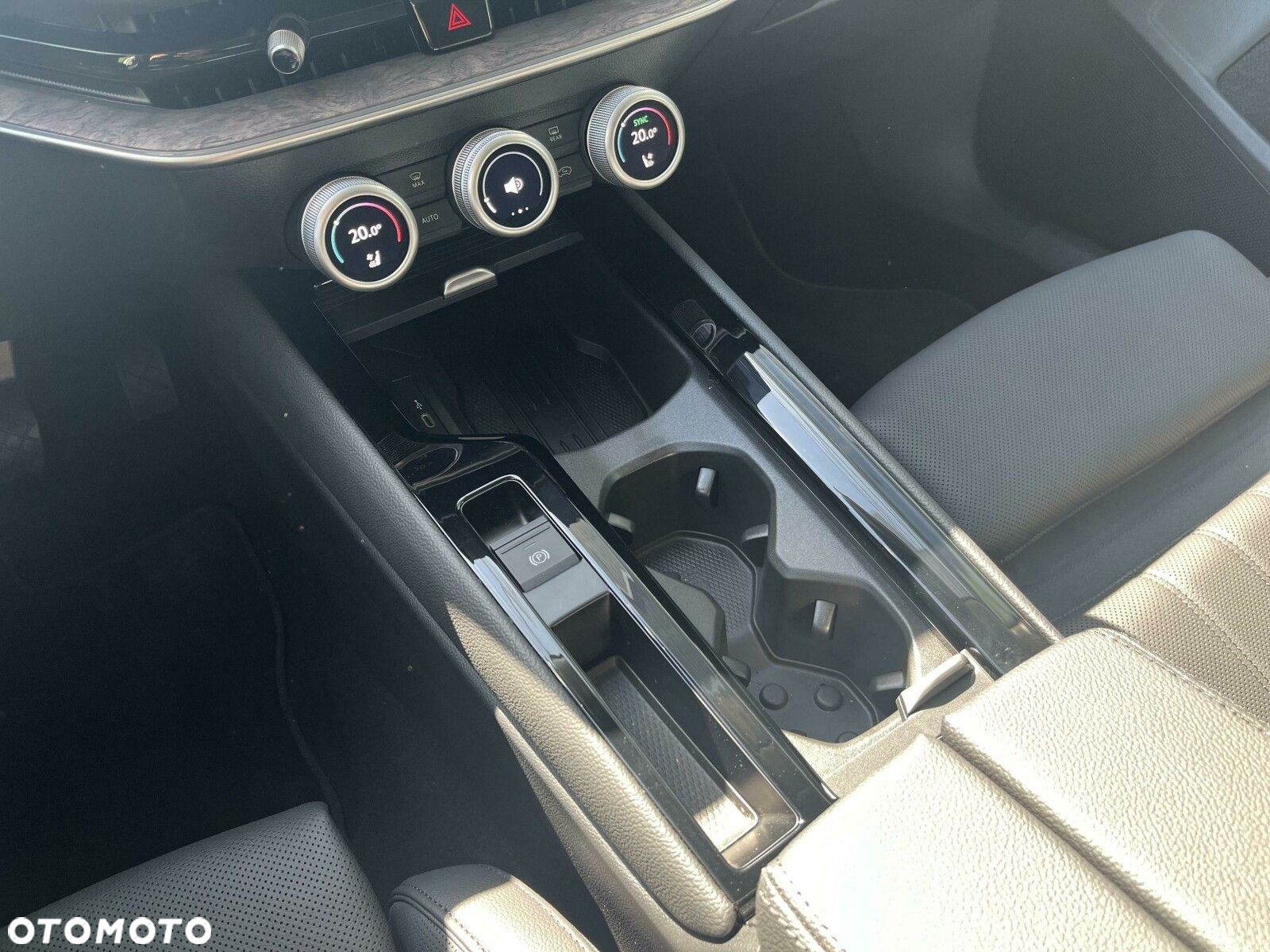 Skoda Superb 1.5 TSI mHEV L&K DSG - 22
