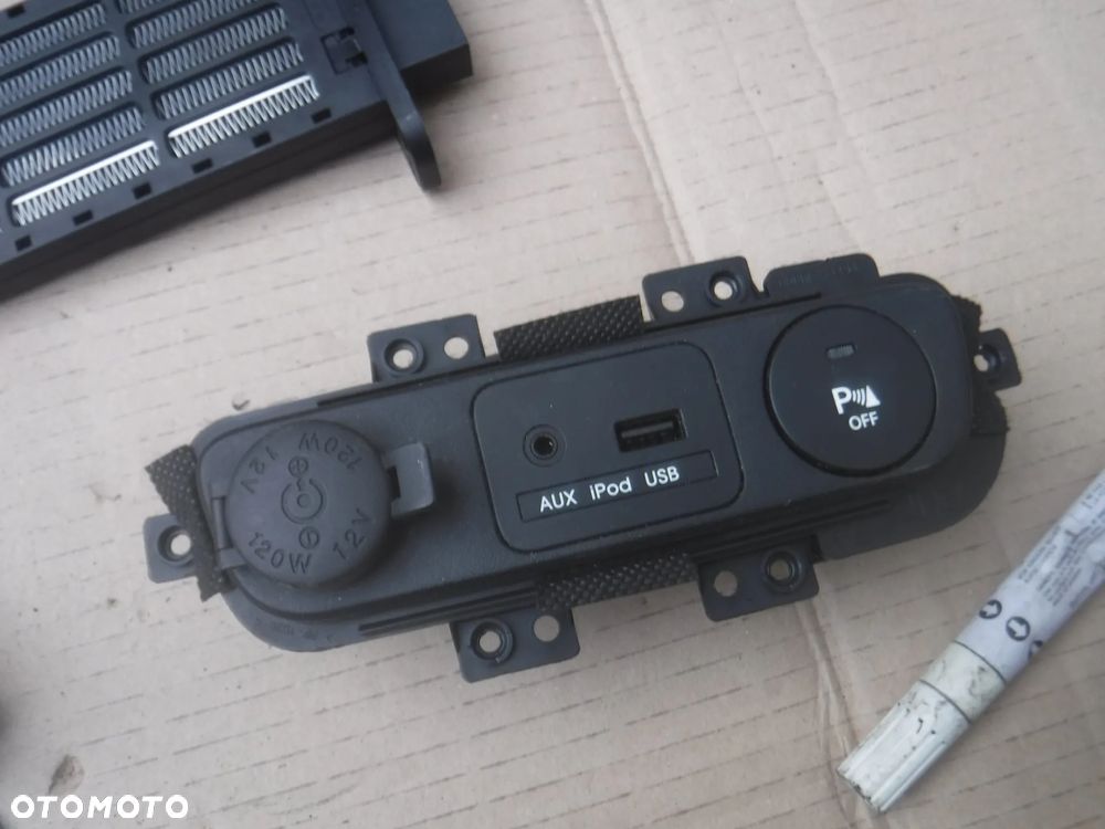 Kia Sportage III zapalniczka USB AUX IPod gniazdo 96110-3W000 - 1