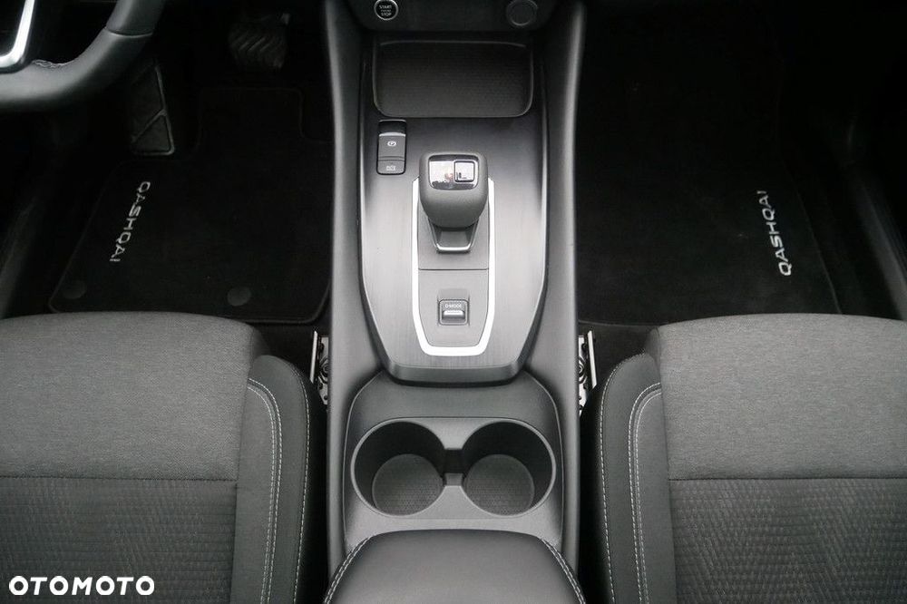 Nissan Qashqai 1.3 DIG-T MHEV N-Connecta Xtronic - 11