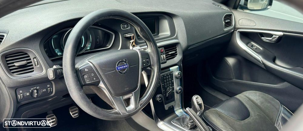 Volvo V40 D2 R Design - 8