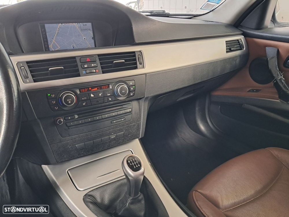 BMW 320 d - 8