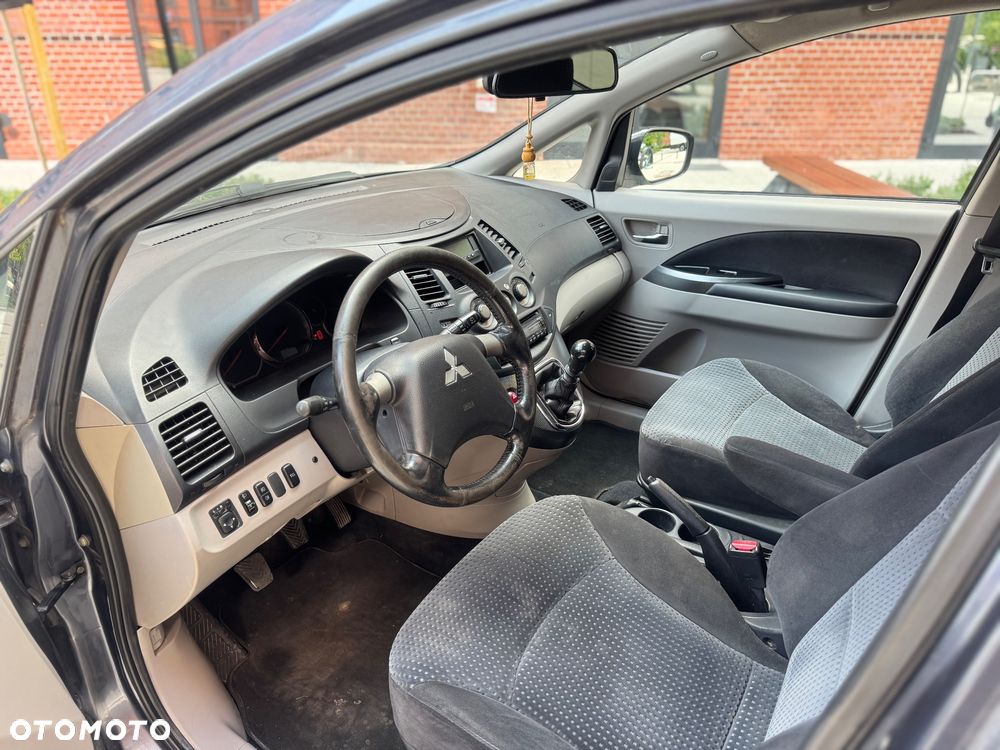 Mitsubishi Grandis 2.0 DID Intense - 9