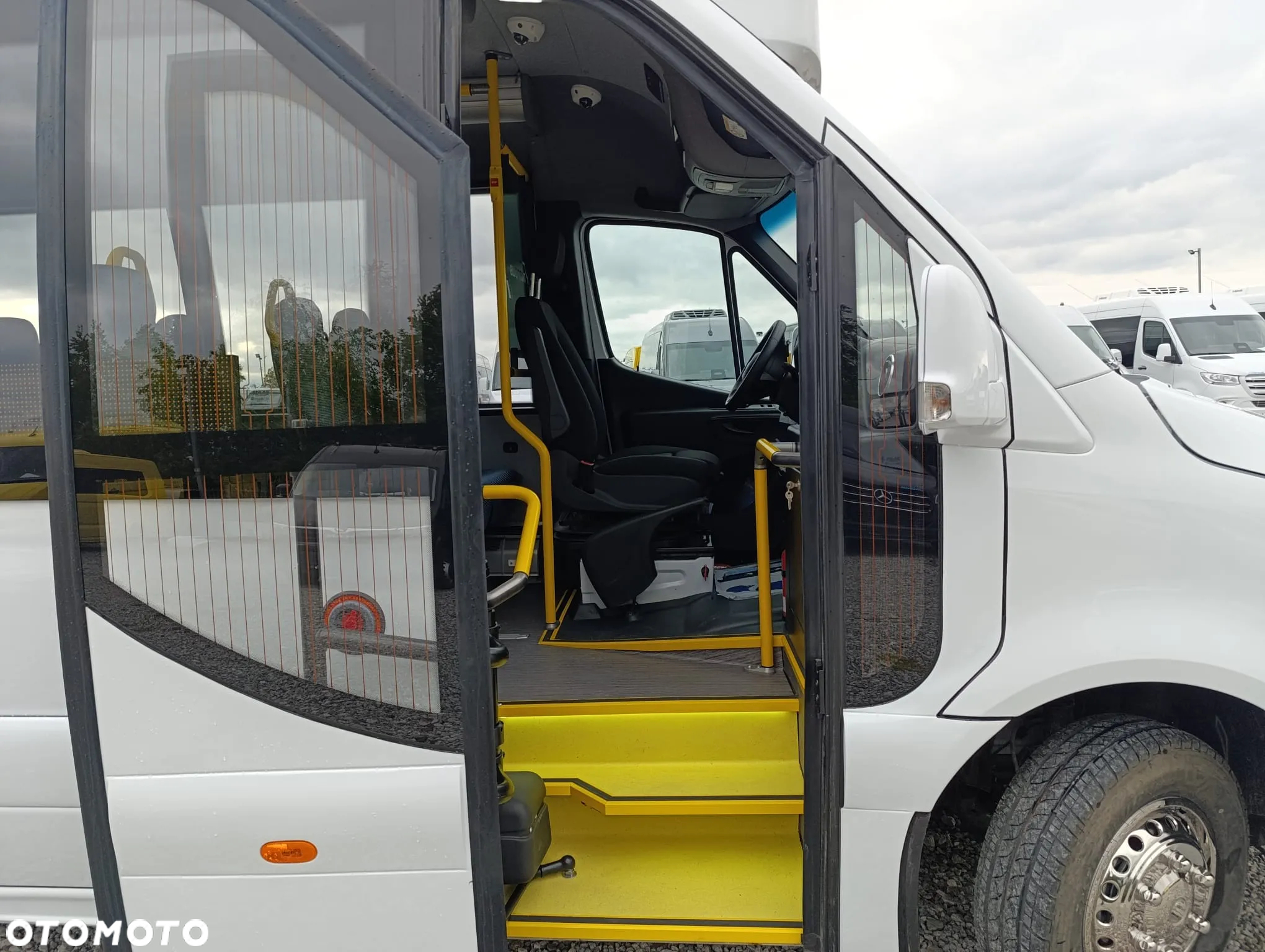 Mercedes-Benz Sprinter 517 - 14