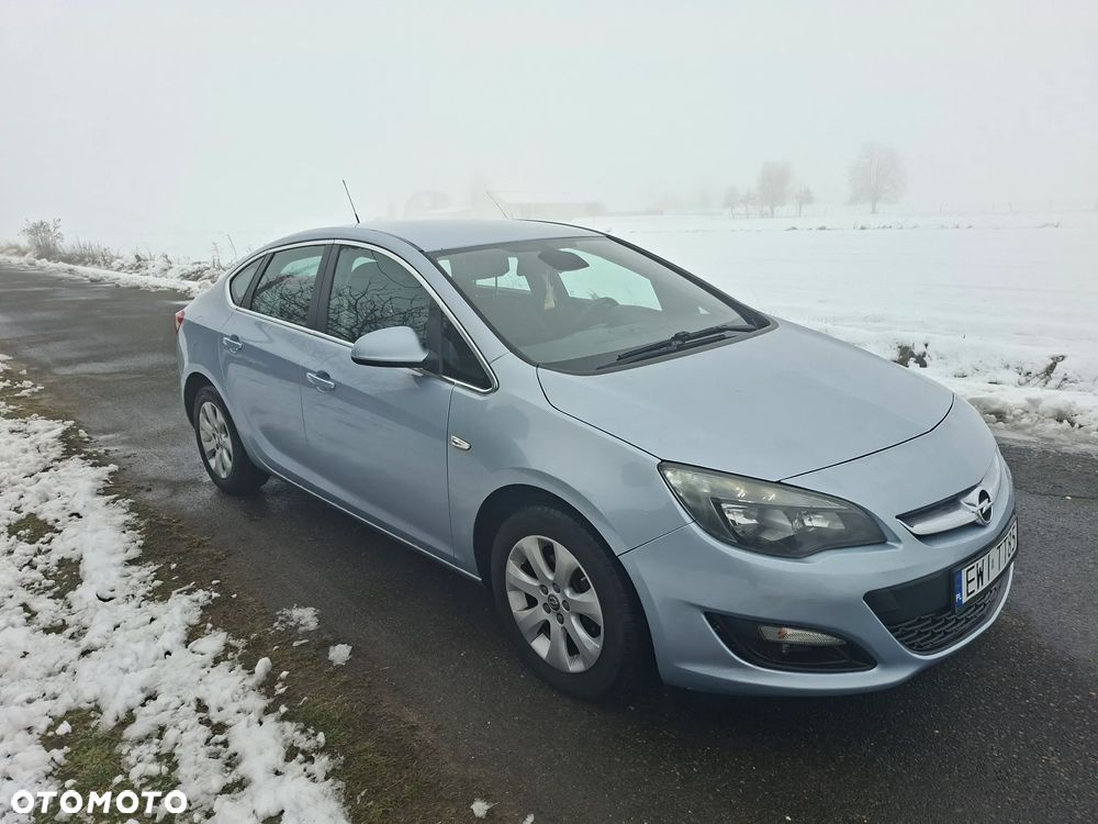 Opel Astra 1.4 T Executive EU6 - 3