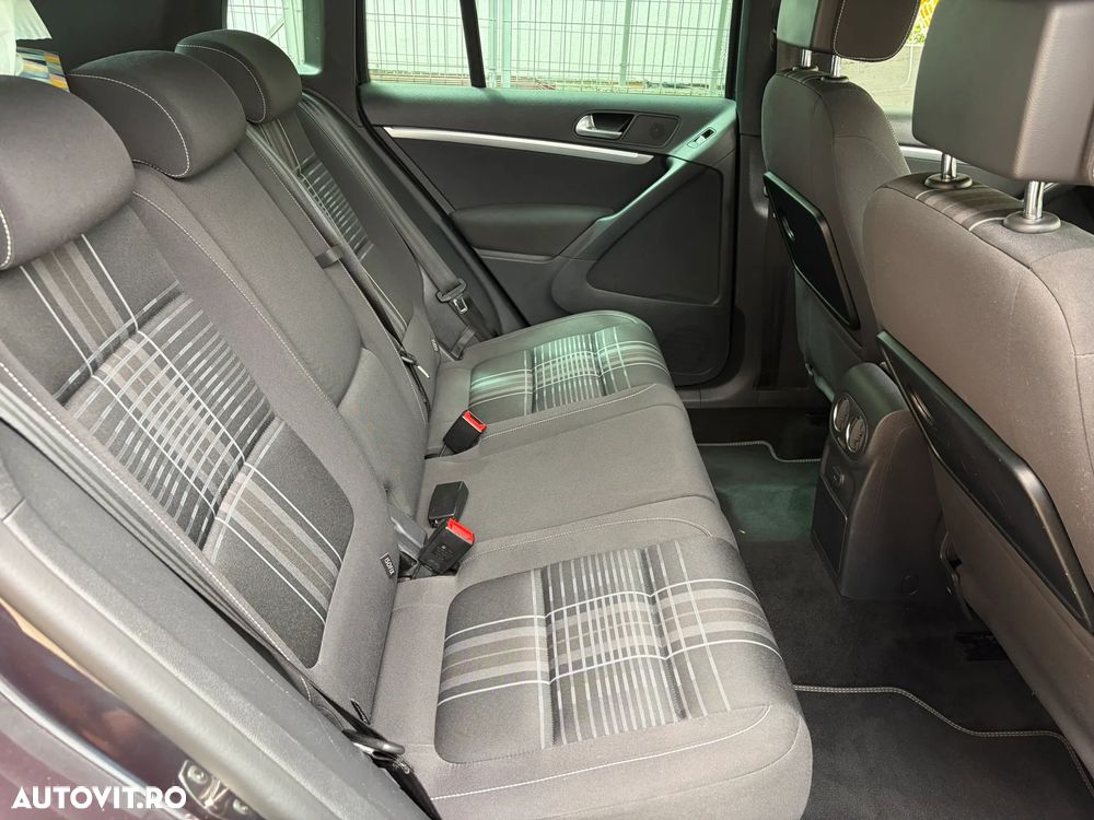 Volkswagen Tiguan 2.0 TDI SCR BlueMotion Technology Lounge Sport & Style - 13