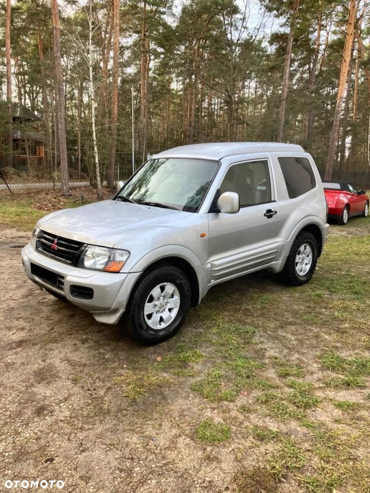 Mitsubishi Pajero - 1