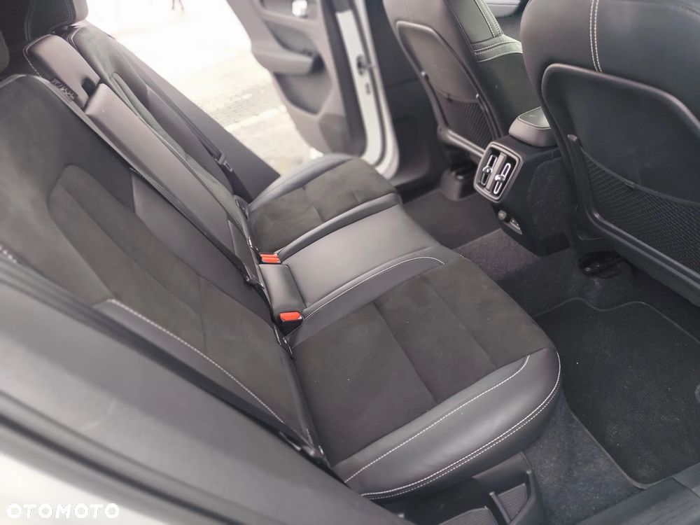 Volvo XC 40 T5 AWD Geartronic R-Design - 10