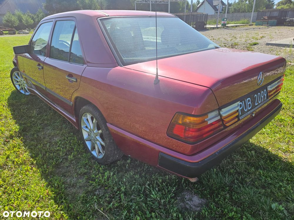 Mercedes-Benz W124 (1984-1993) - 12