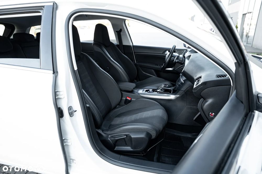 Peugeot 308 PureTech 130 GPF EAT8 Stop & Start Allure - 25