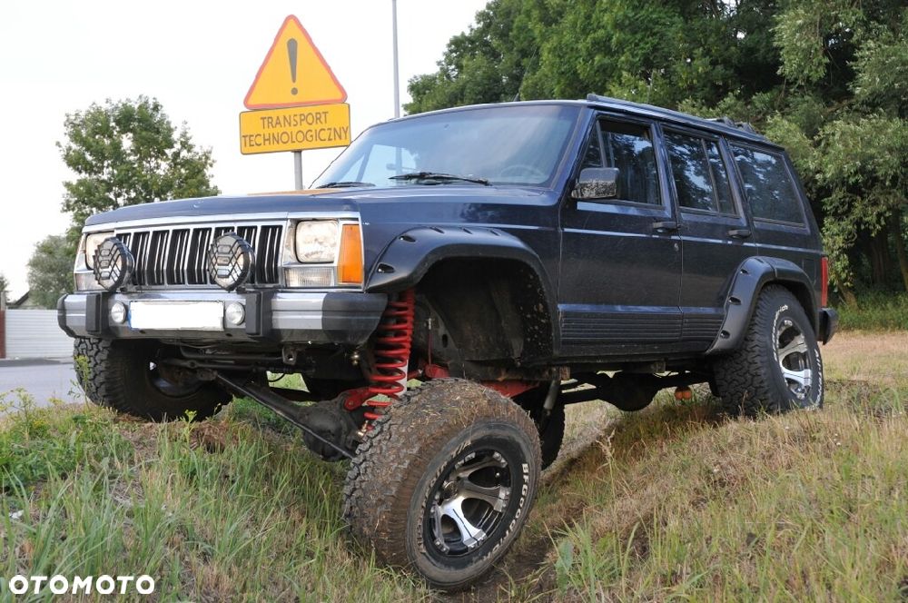 Jeep Cherokee - 2
