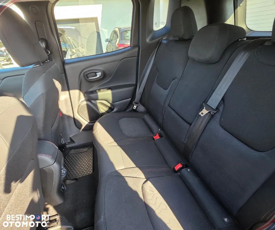 Jeep Renegade - 15