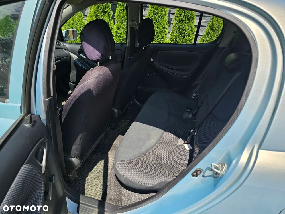 Toyota Yaris 1.4 D-4D Base - 7