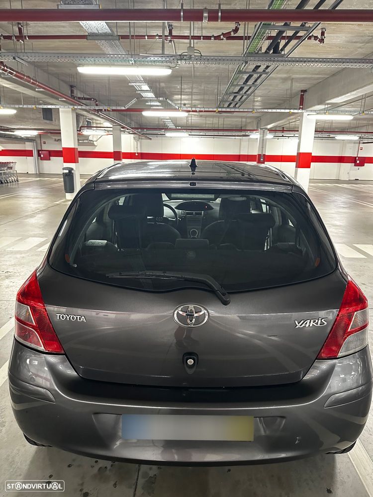 Toyota Yaris 1.0 VVT-i Sol - 2