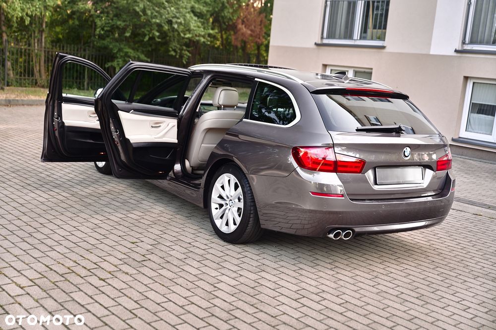 BMW Seria 5 520d - 23