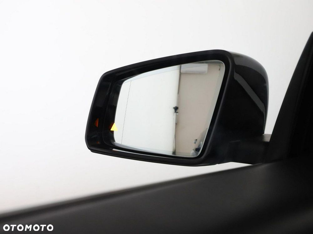 Mercedes-Benz CLA 200 7G-DCT Urban - 35