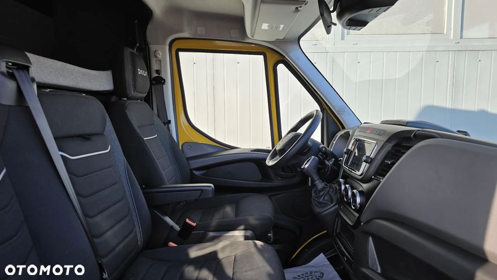 Iveco Daily Hi-Matic 35S18A8/P Digicross Webasto, LED, Sypialnia Spojkar, Pneumatyka, AUTOMAT 3.0 180KM - 19