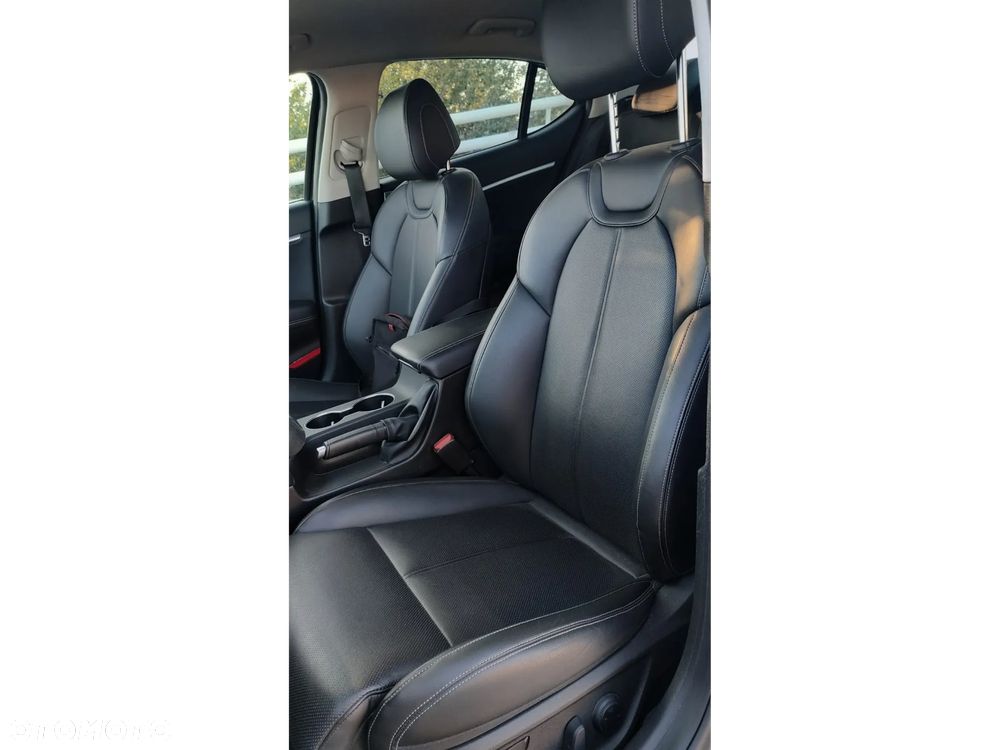 Genesis G70 - 8