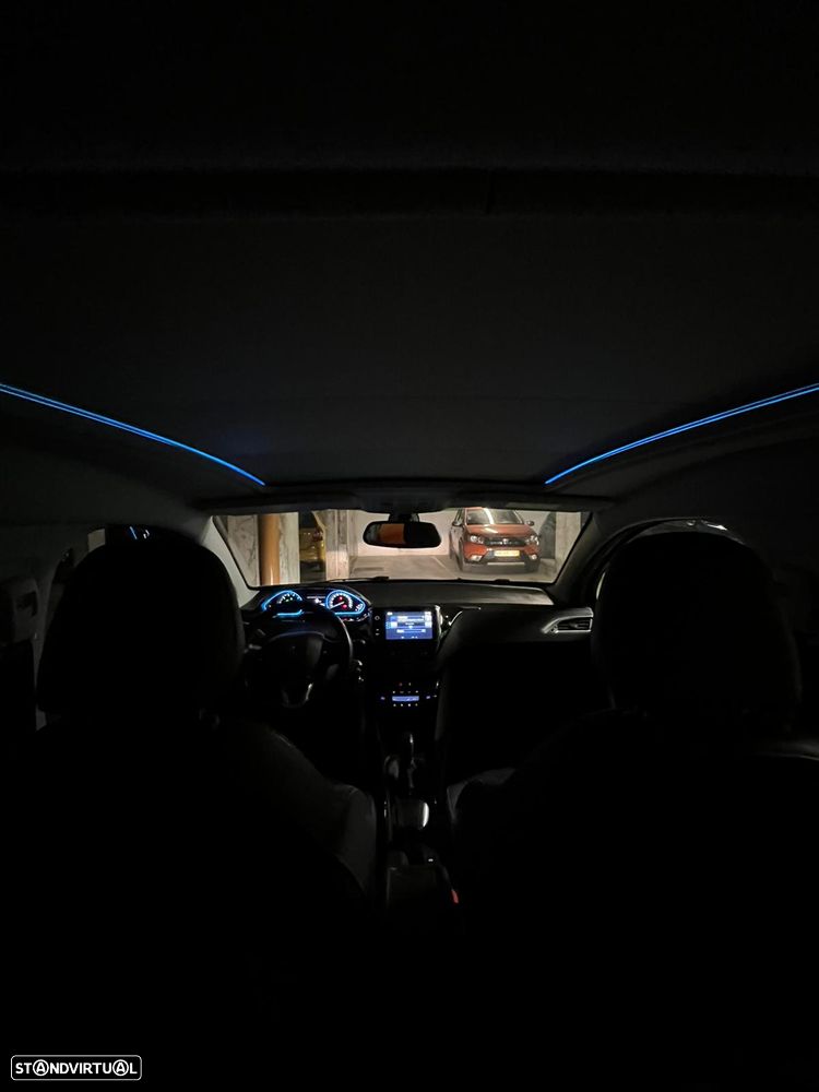 Peugeot 2008 PureTech 110 Stop&Start Allure - 12