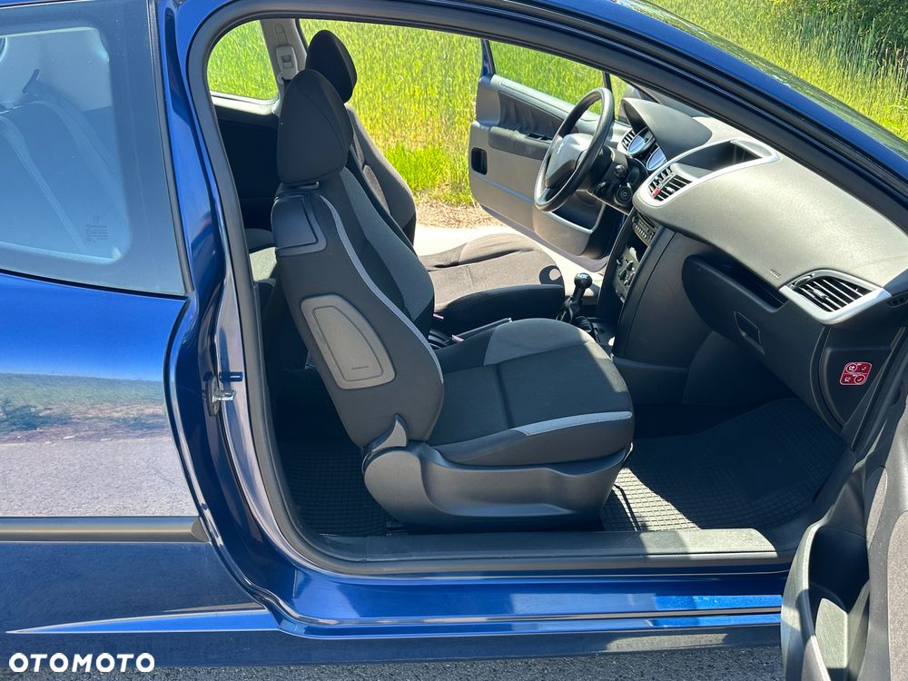 Peugeot 207 1.4 16V Trendy - 17