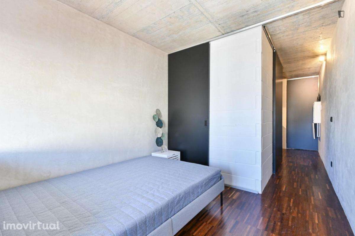 Apartamento com 1 quartos - localizado em Paranhos Porto - Grande imagem: 3/28