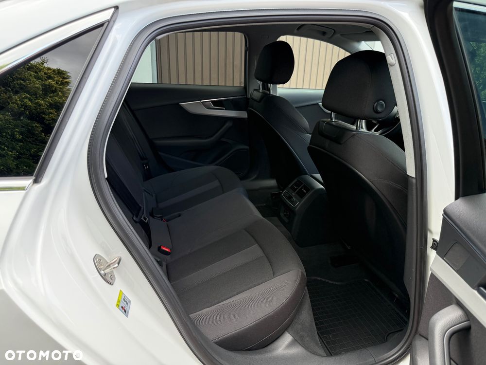 Audi A4 Limousine 35 TFSI Sport S tronic - 10
