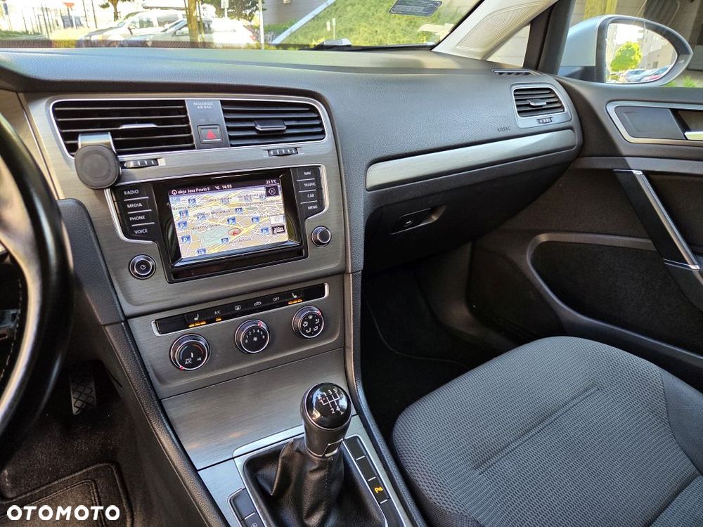 Volkswagen Golf 1.6 TDI BMT Comfortline - 31