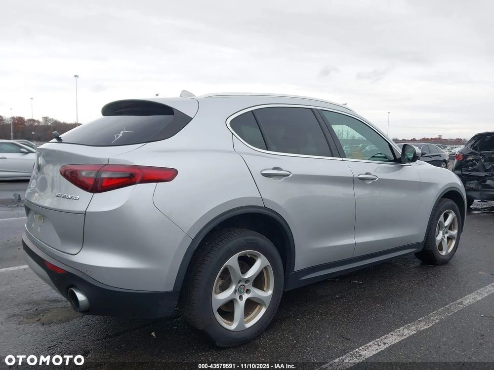 Alfa Romeo Stelvio - 27