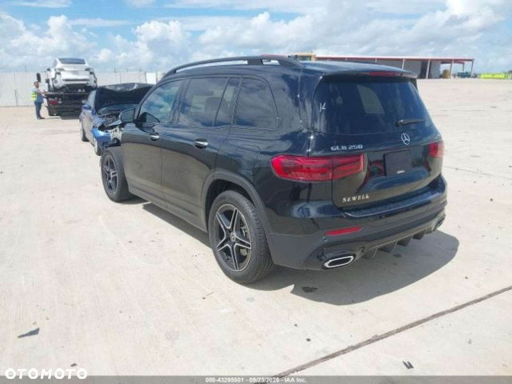 Mercedes-Benz GLB - 5