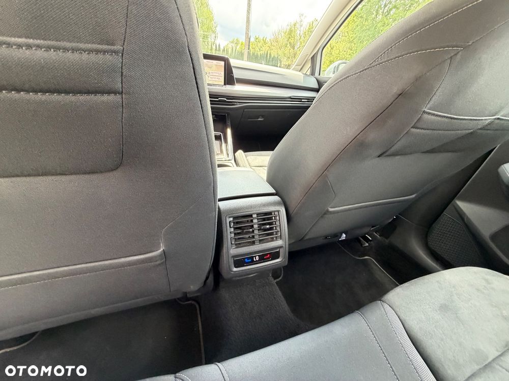 Volkswagen Golf - 34