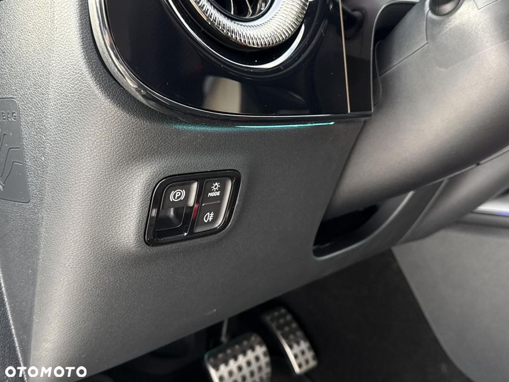 Mercedes-Benz CLA - 13