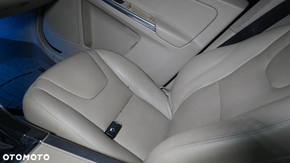Volvo XC 60 - 4