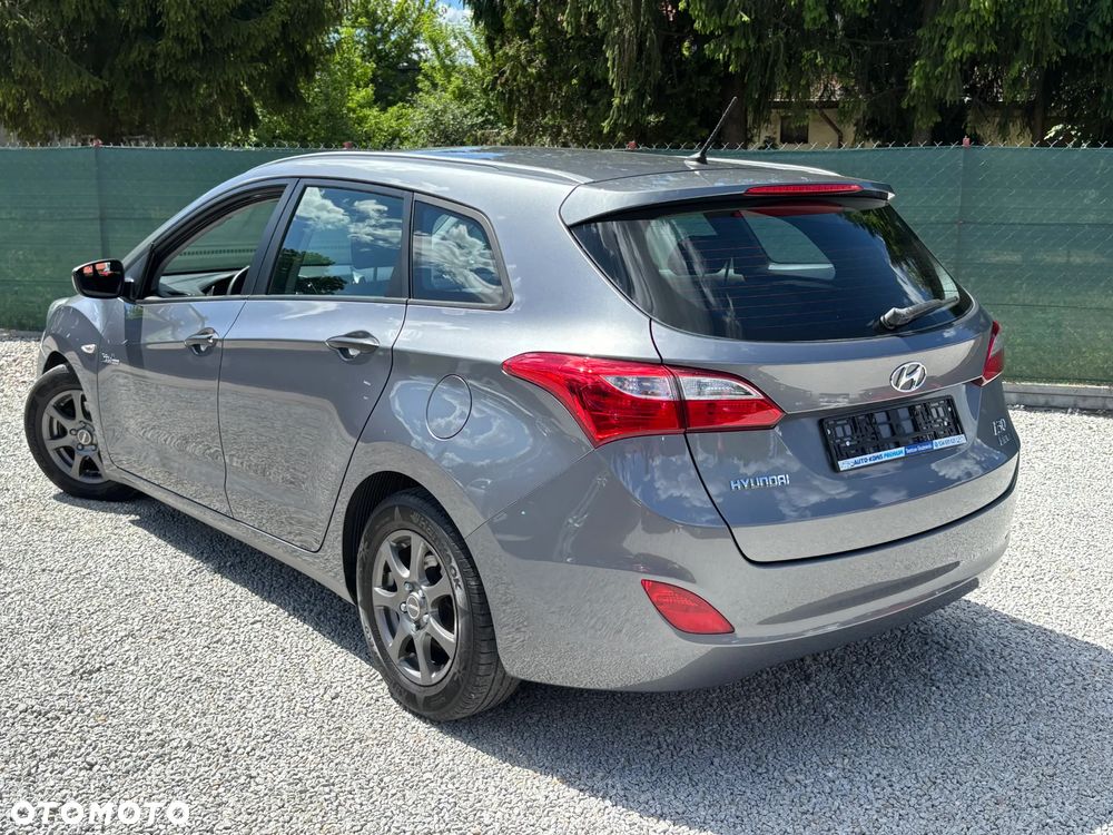 Hyundai i30 i30cw 1.4 CRDi Advantage - 11