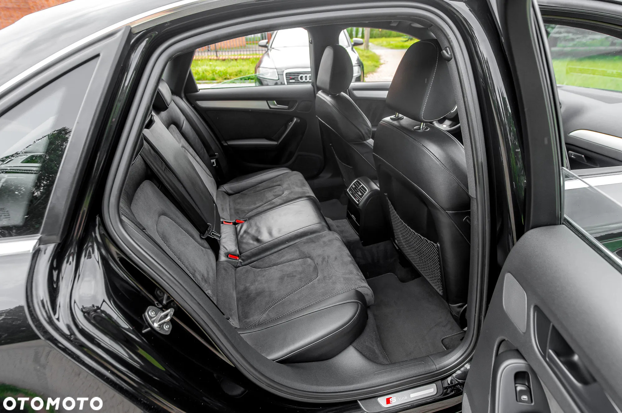 Audi A4 2.0 TFSI quattro S tronic S line Sportpaket - 22