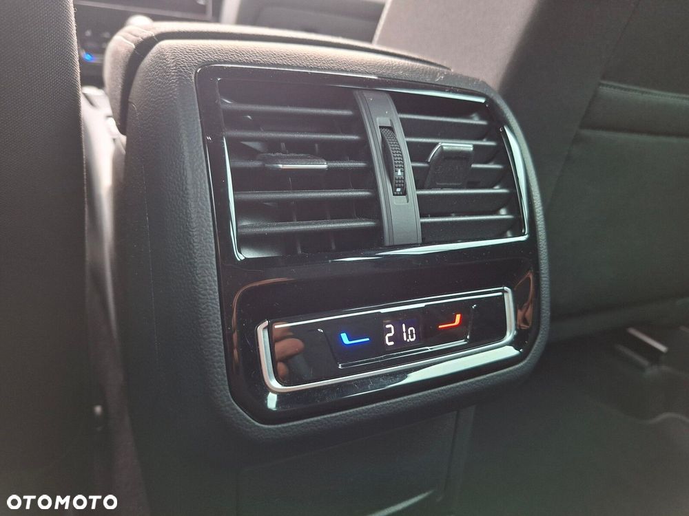 Volkswagen Passat - 16