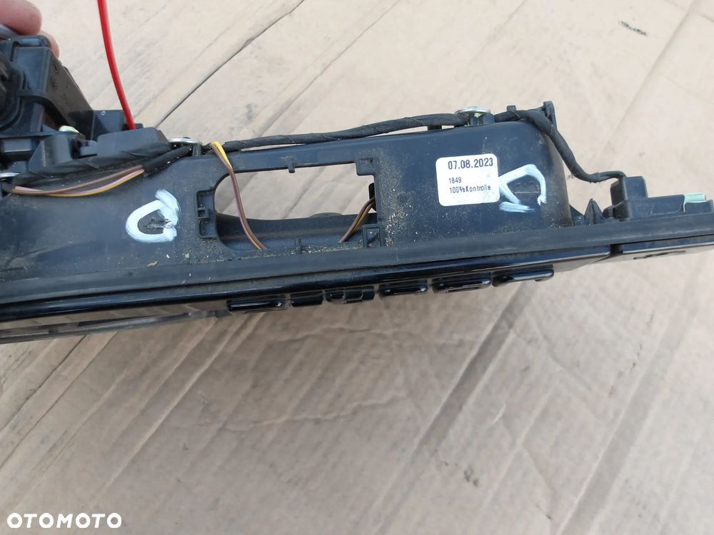 GNIAZDA LADOWANIA KLAPKA AUDI E TRON 4KE971375 - 23