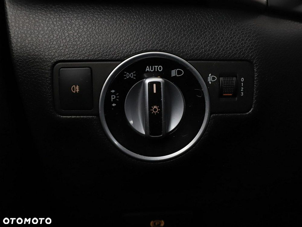 Mercedes-Benz Klasa B 180 CDI - 35