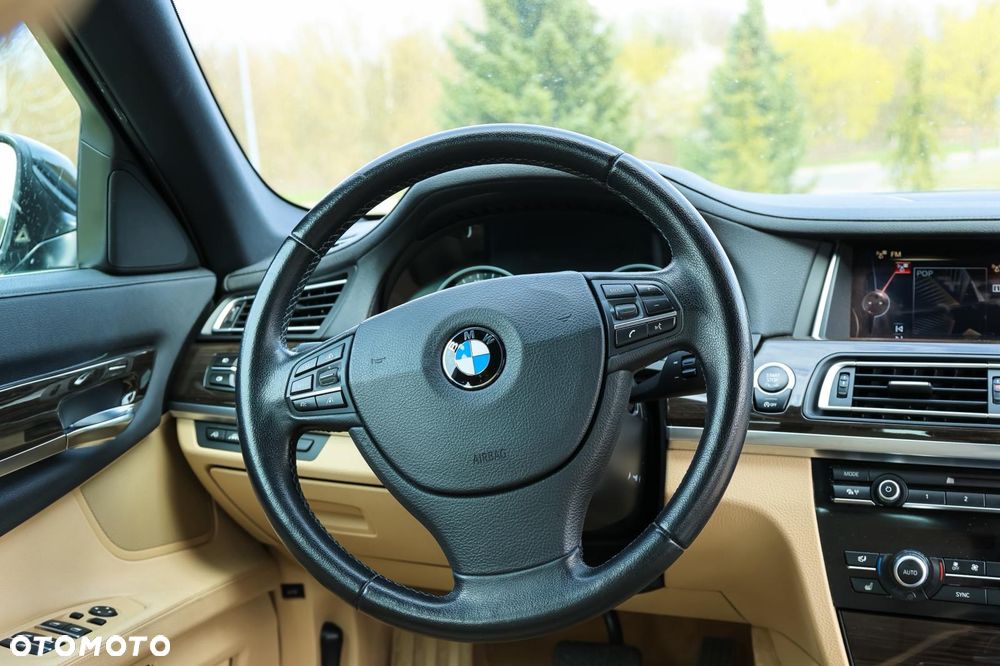 BMW Seria 7 740d xDrive Edition Exclusive - 9