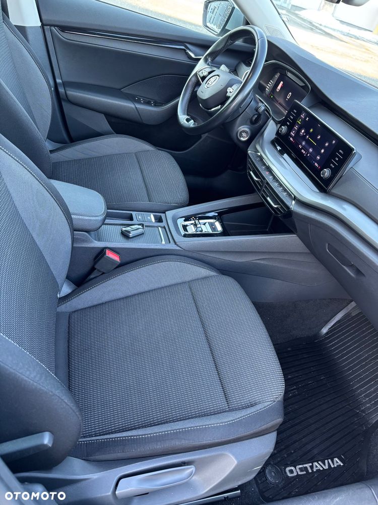 Skoda Octavia 2.0 TDI Ambition DSG - 5