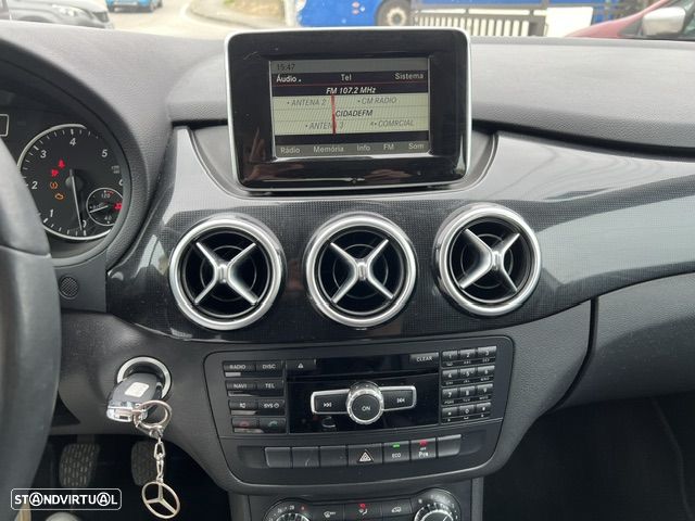 Mercedes-Benz B 180 CDI AMG Line - 11