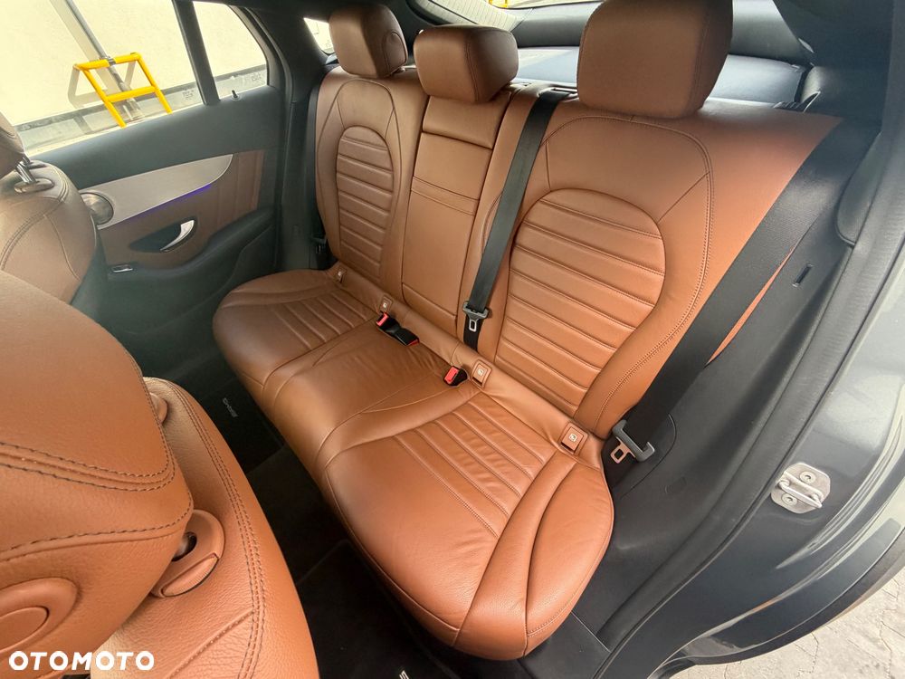 Mercedes-Benz GLC 200 d 4Matic 9G-TRONIC AMG Line - 20