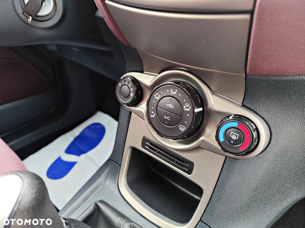 Ford Fiesta 1.25 Titanium - 36