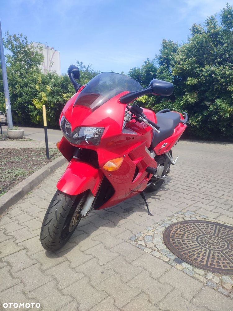 Honda VFR - 2
