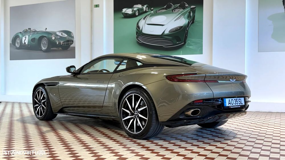 Aston Martin DB11 Coupé - 3